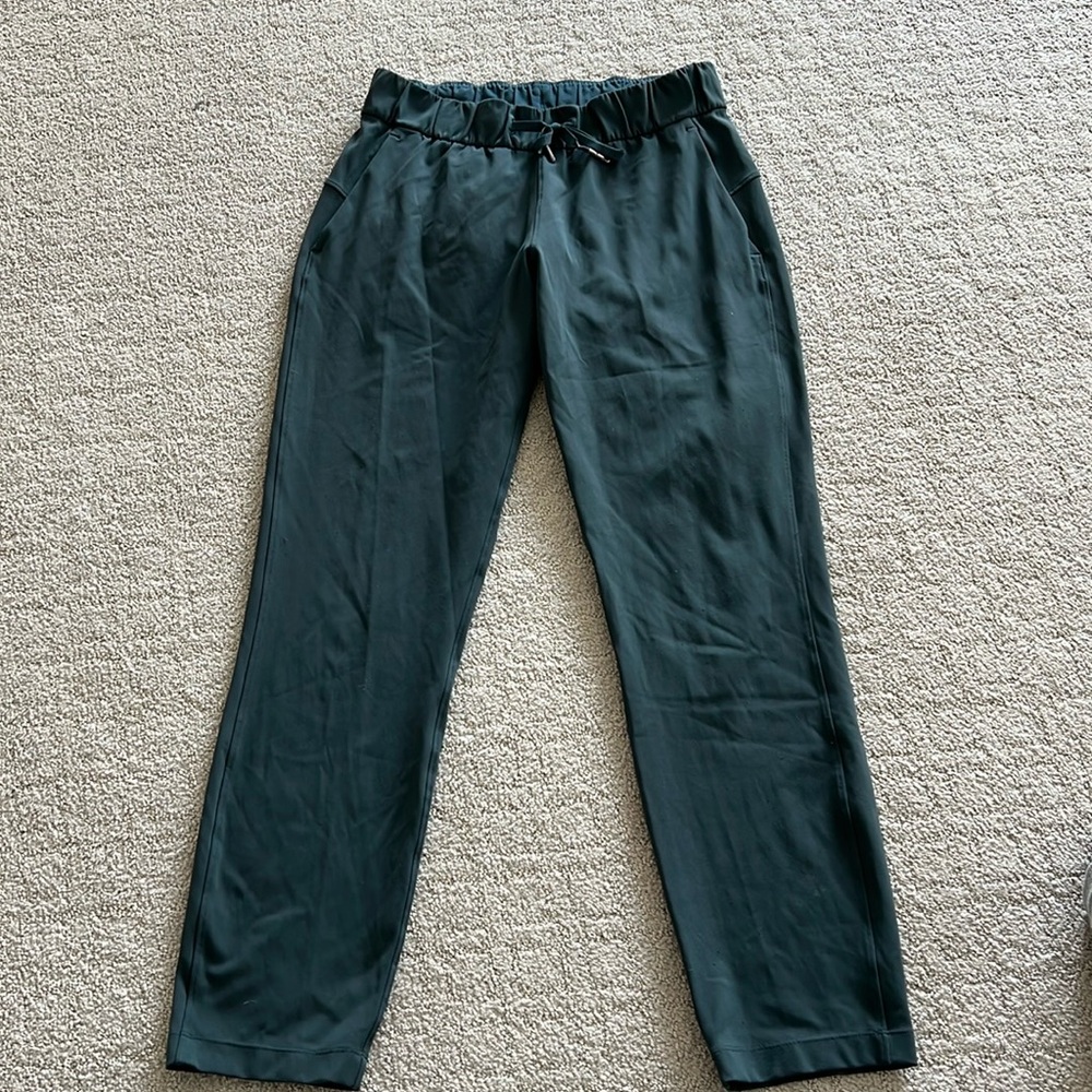 Lululemon Iron Blue 7/8 Pant - Size 4